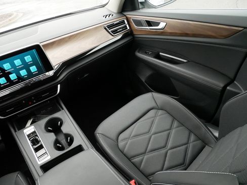 Certified 2026 Volkswagen Atlas SE AWD/4WD image 11