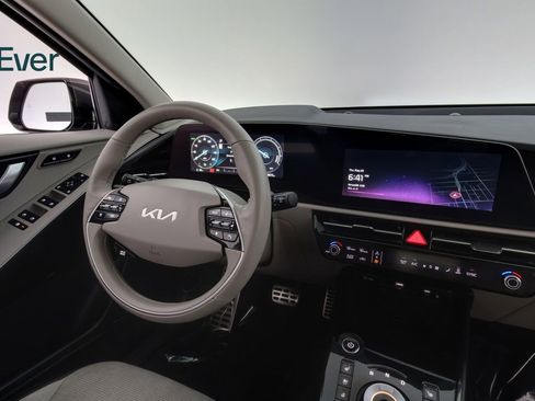 Used 2023 Kia Niro Wave FWD image 25