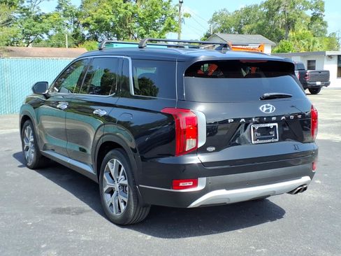 Used 2022 Hyundai Palisade SEL w/ Premium Package FWD image 3