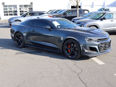Used 2021 Chevrolet Camaro LT w/ Technology Package image 2