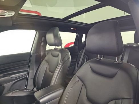 Certified 2024 Jeep Compass Limited w/ High Altitude Package image 9