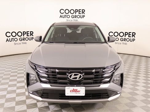 Used 2025 Hyundai Tucson SE image 8