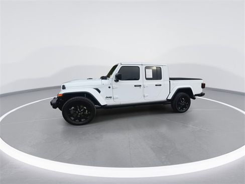 Used 2025 Jeep Gladiator Sport image 5