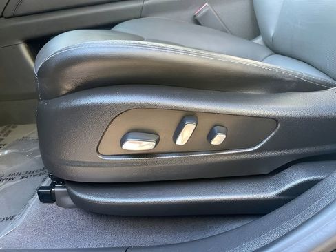 Used 2022 Cadillac XT5 Premium Luxury image 12