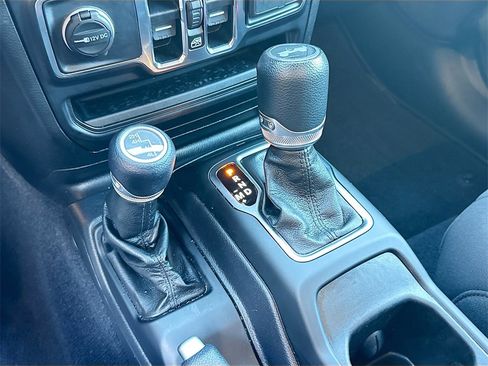 Used 2021 Jeep Wrangler Unlimited Sport image 17