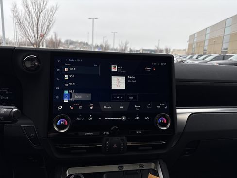 Certified 2025 Lexus GX 550 w/ Accessory Package (2T) image 22