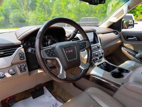 Used 2020 GMC Yukon XL SLT w/ Premium Edition AWD/4WD image 20
