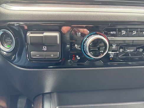 Used 2026 GMC Sierra 1500 SLT w/ SLT Premium Package image 40