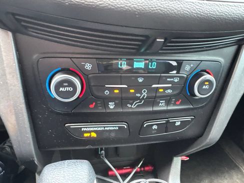 Used 2018 Ford Escape SE w/ SE Sync 3 Package FWD image 21