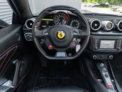Used 2015 Ferrari California T image 10