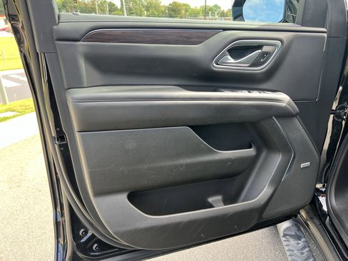 Used 2021 Chevrolet Tahoe Z71 w/ Rear Media and Nav Package image 14