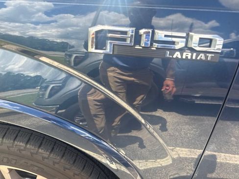 Used 2019 Ford F150 Lariat w/ Trailer Tow Package RWD image 15