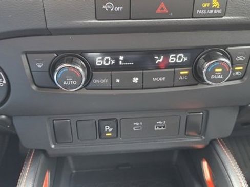 Used 2024 Nissan Frontier PRO-4X w/ Technology Package image 22