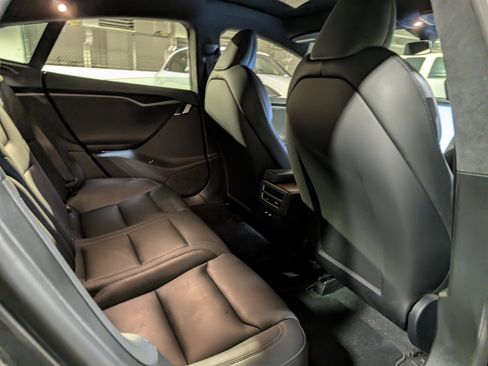 Used 2020 Tesla Model S Long Range Plus image 22