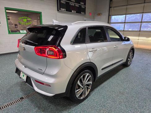 Used 2018 Kia Niro Touring image 6