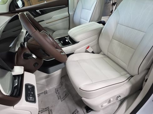 New 2026 Buick Enclave Avenir w/ Super Cruise Package AWD/4WD image 17