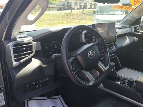 Used 2024 Toyota Sequoia SR5 AWD/4WD image 10