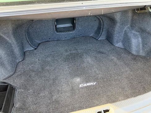 Used 2011 Toyota Camry SE image 8