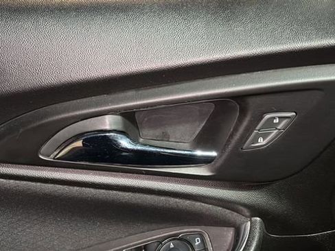 Used 2019 Chevrolet Malibu LT image 9