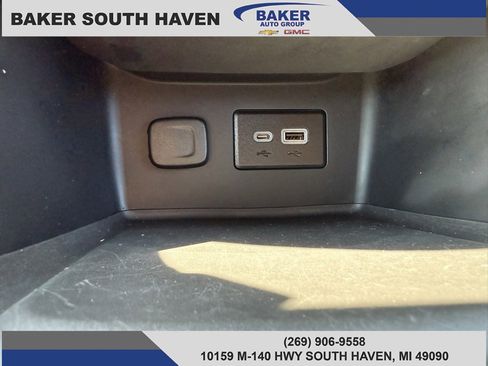 Used 2021 GMC Acadia SLE w/ Driver Convenience Package image 25