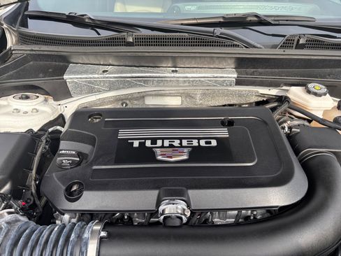 Used 2024 Cadillac XT4 Premium Luxury image 17