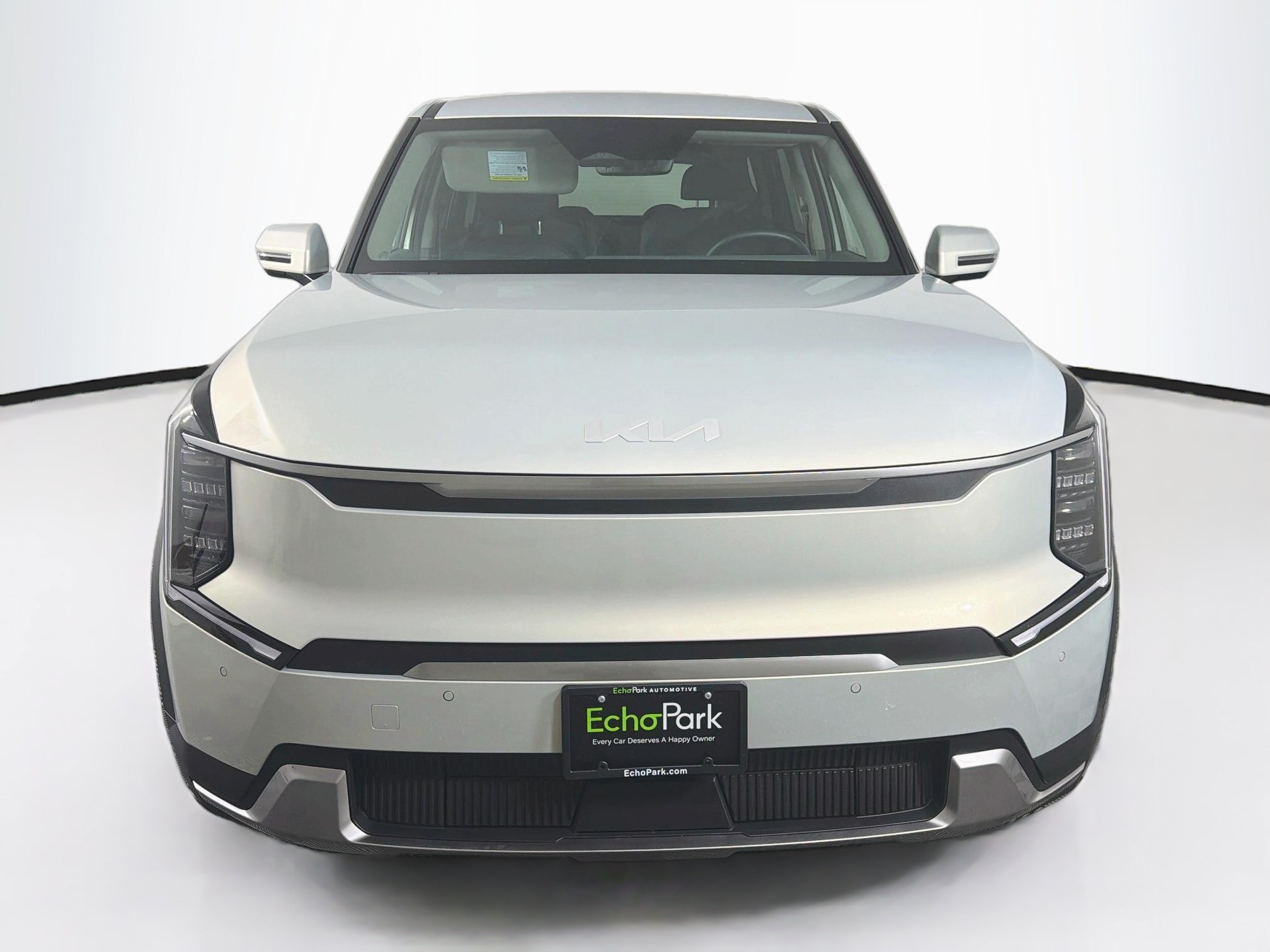 Used 2024 Kia EV9 Light Long Range RWD image 2