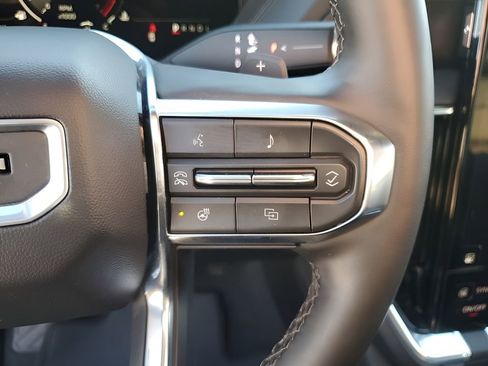 Used 2025 GMC Yukon Denali image 35