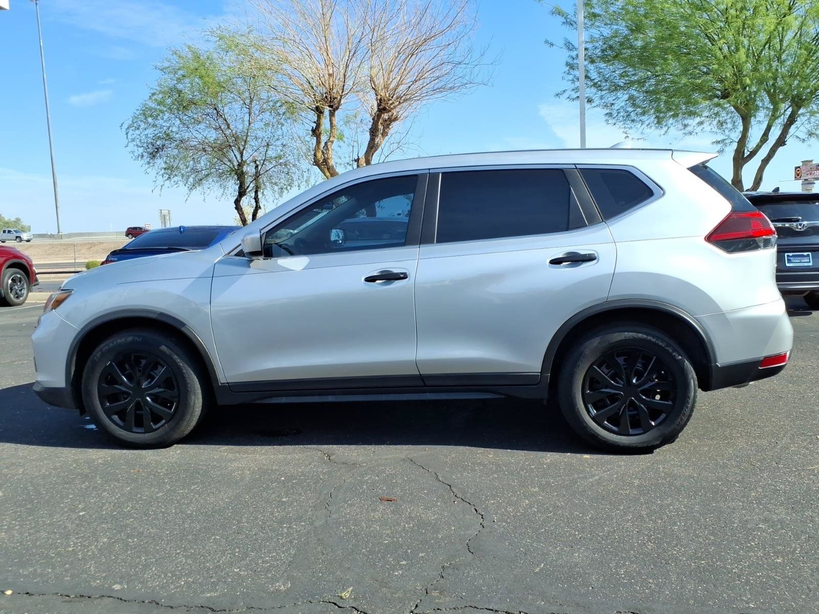Used 2018 Nissan Rogue S FWD image 2