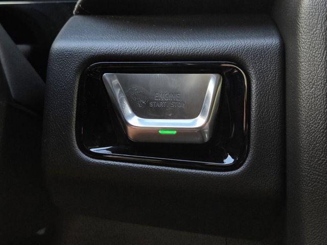 Used 2025 GMC Yukon Denali AWD/4WD image 31