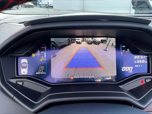 Used 2021 Lamborghini Huracan EVO image 23