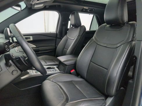 Used 2020 Ford Explorer ST w/ ST Street Pack image 31