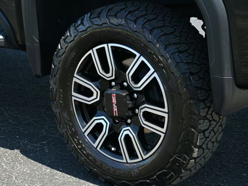 Used 2022 GMC Sierra 2500 AT4 w/ AT4 Preferred Package image 37
