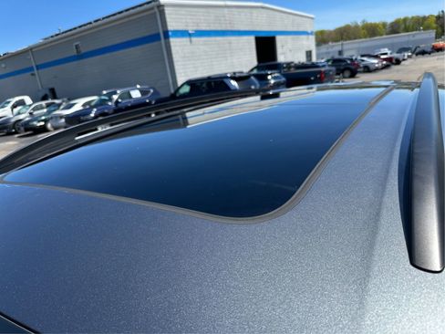 Used 2022 Volkswagen Atlas SE w/ Panoramic Sunroof Package AWD/4WD image 12