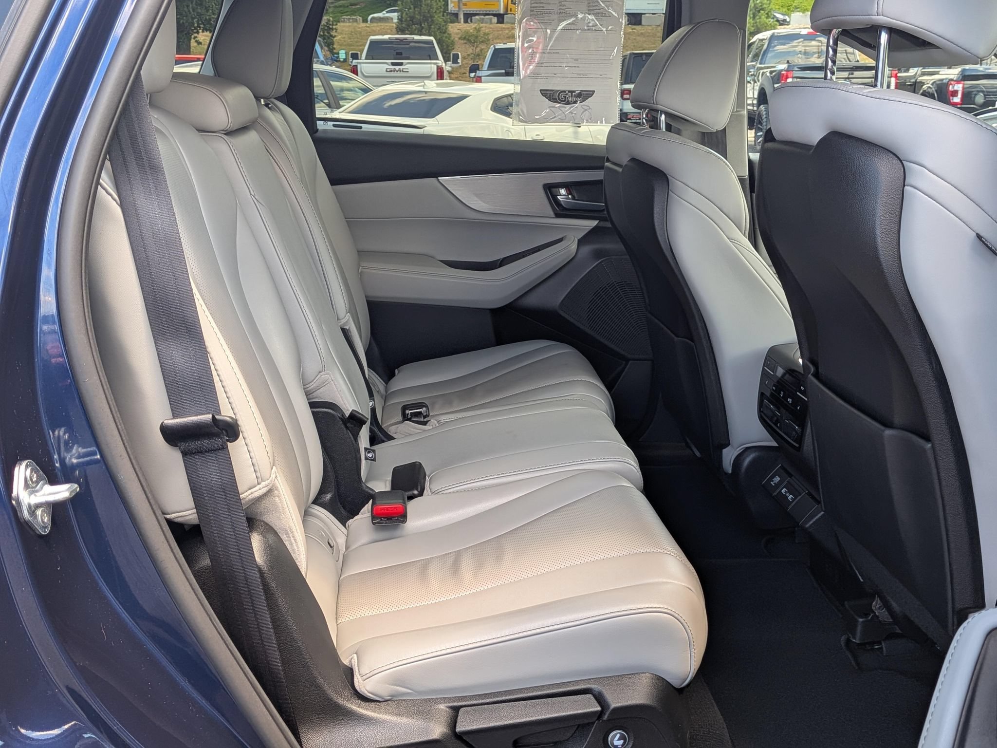 Used 2023 Acura MDX w/ Technology Package AWD/4WD image 8