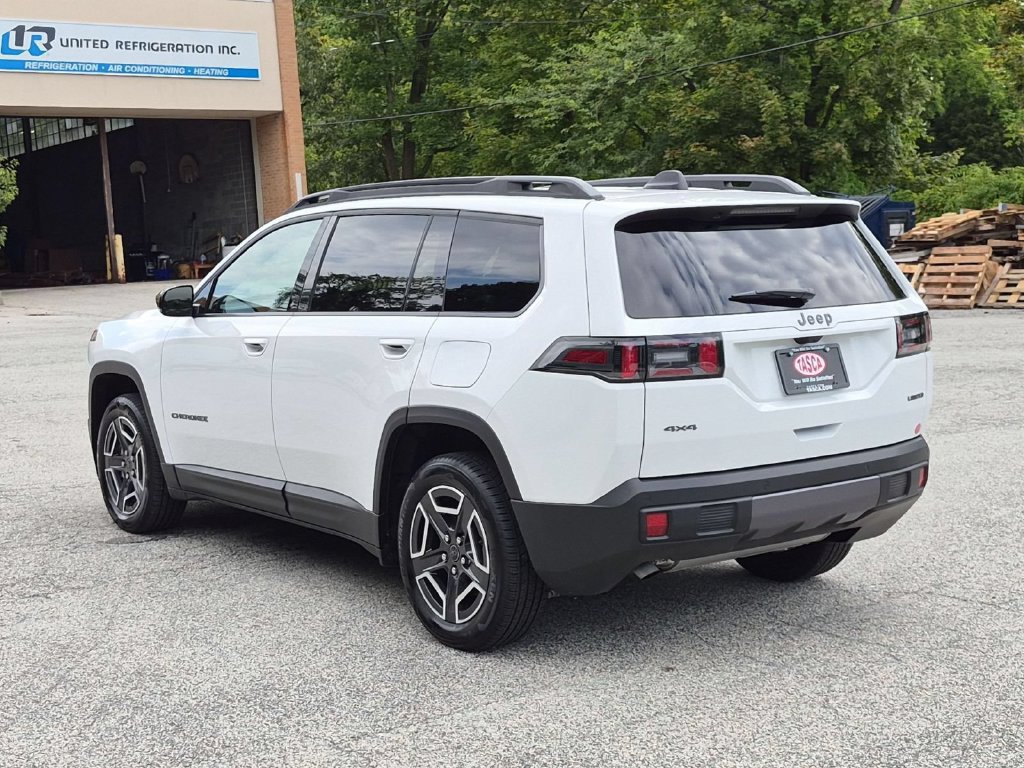Used 2026 Jeep Cherokee Limited AWD/4WD image 8