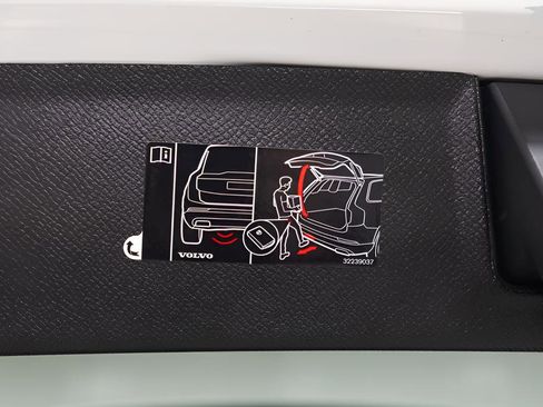 Used 2022 Volvo XC90 T6 Momentum w/ Advanced Package image 45