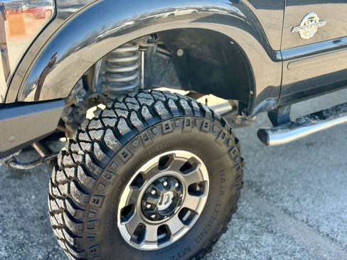 Used 2012 Ford F250 Lariat w/ Lariat Interior Pkg image 12