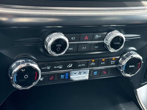Used 2025 Ford F150 Lariat w/ Equipment Group 502A High AWD/4WD image 23