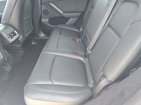 Used 2023 Tesla Model Y Long Range image 23