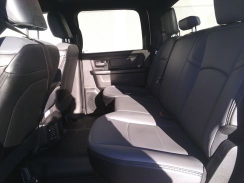 Used 2023 RAM 2500 Tradesman w/ Chrome Appearance Group image 8