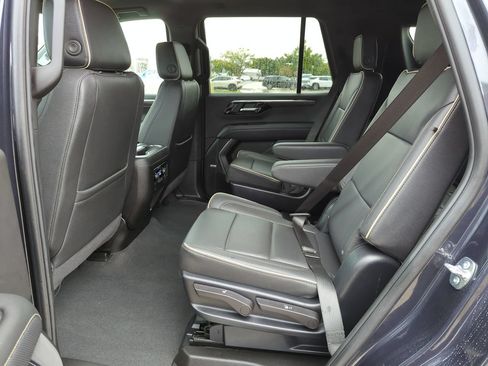 Used 2025 Chevrolet Tahoe Premier AWD/4WD image 21