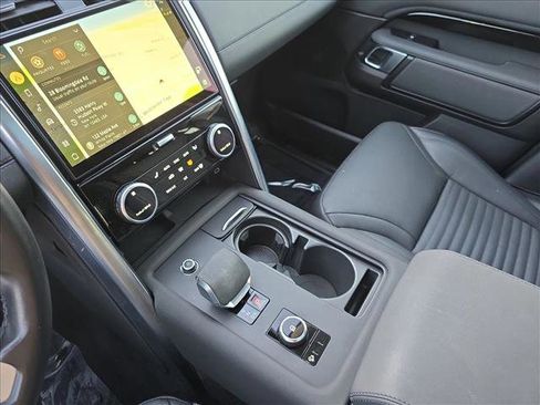 Used 2022 Land Rover Discovery S image 25
