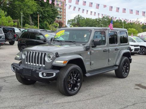 Used 2021 Jeep Wrangler Unlimited Sahara w/ Cold Weather Group AWD/4WD image 2
