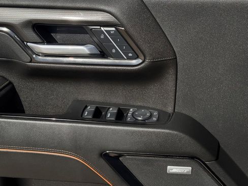 Used 2025 GMC Sierra 2500 AT4 w/ AT4 Premium Plus Package image 22