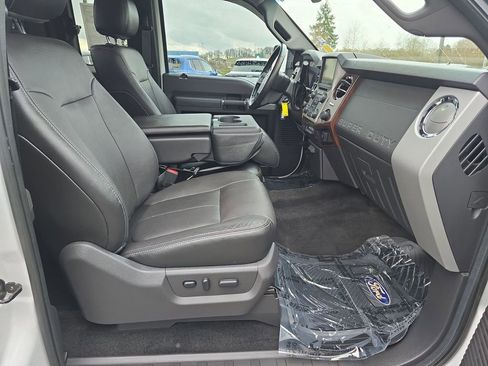 Used 2015 Ford F250 Lariat w/ Camper Package image 29