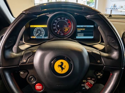 Used 2014 Ferrari F12 Berlinetta RWD image 13