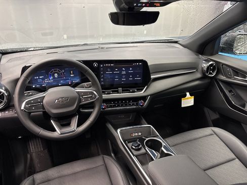 New 2026 Chevrolet Equinox LT w/ Convenience Package II image 21