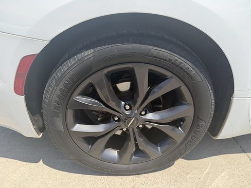 Used 2018 Chrysler Pacifica Touring-L Plus FWD image 26