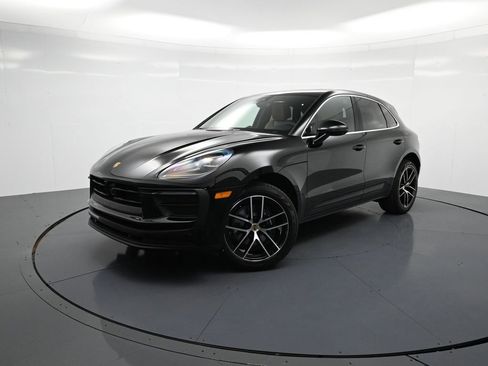 Certified 2026 Porsche Macan image 1