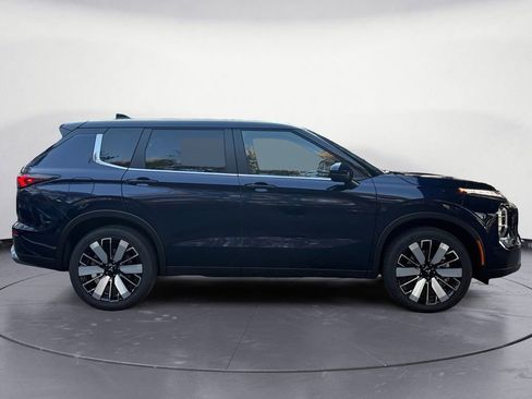 New 2026 Mitsubishi Outlander SE image 6